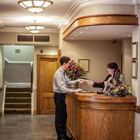 Gullane'S Hotel Баллинасло Экстерьер фото