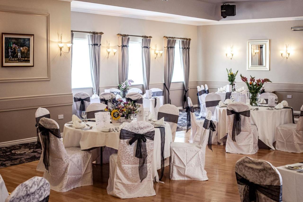 Gullane'S Hotel Баллинасло Экстерьер фото